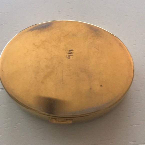 Limited edition lancome refillable powder case - Picture 3 of 3